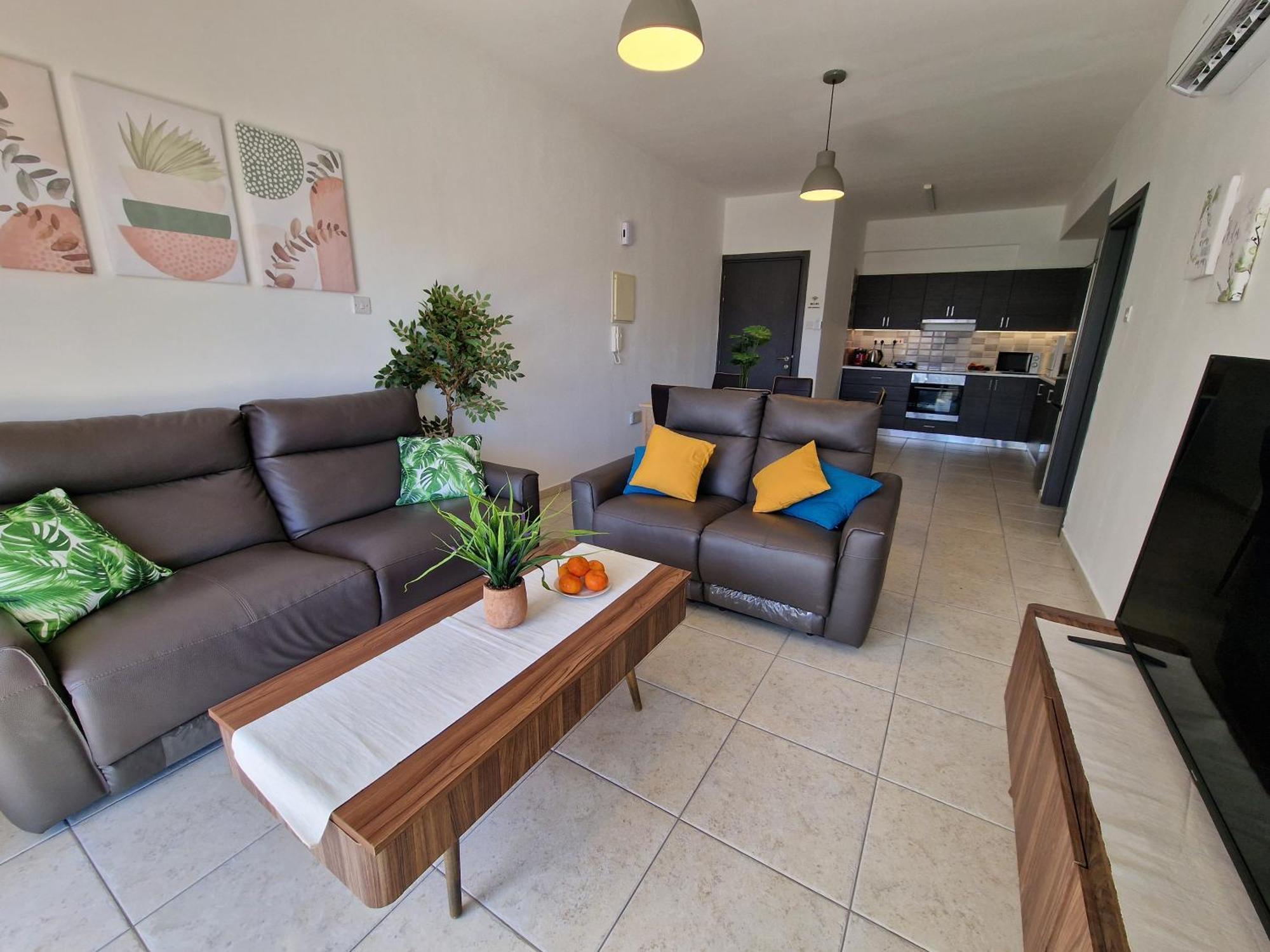 Tropical Paradise 200M From Finikoudes Beach Larnaca Exterior photo