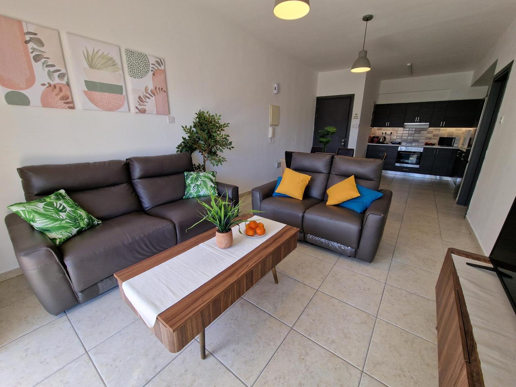 Tropical Paradise 200M From Finikoudes Beach Larnaca Exterior photo