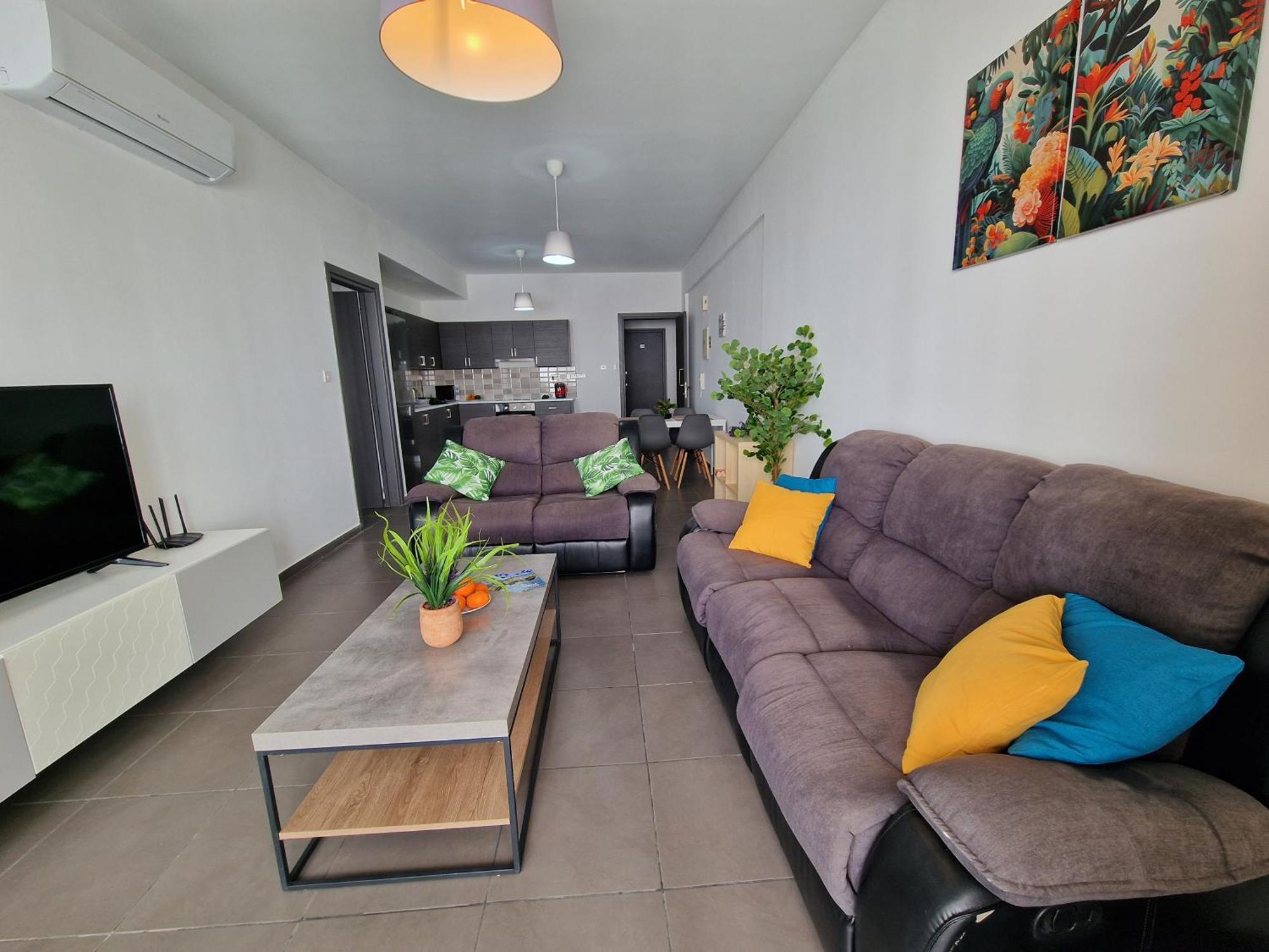 Tropical Paradise 200M From Finikoudes Beach Larnaca Exterior photo