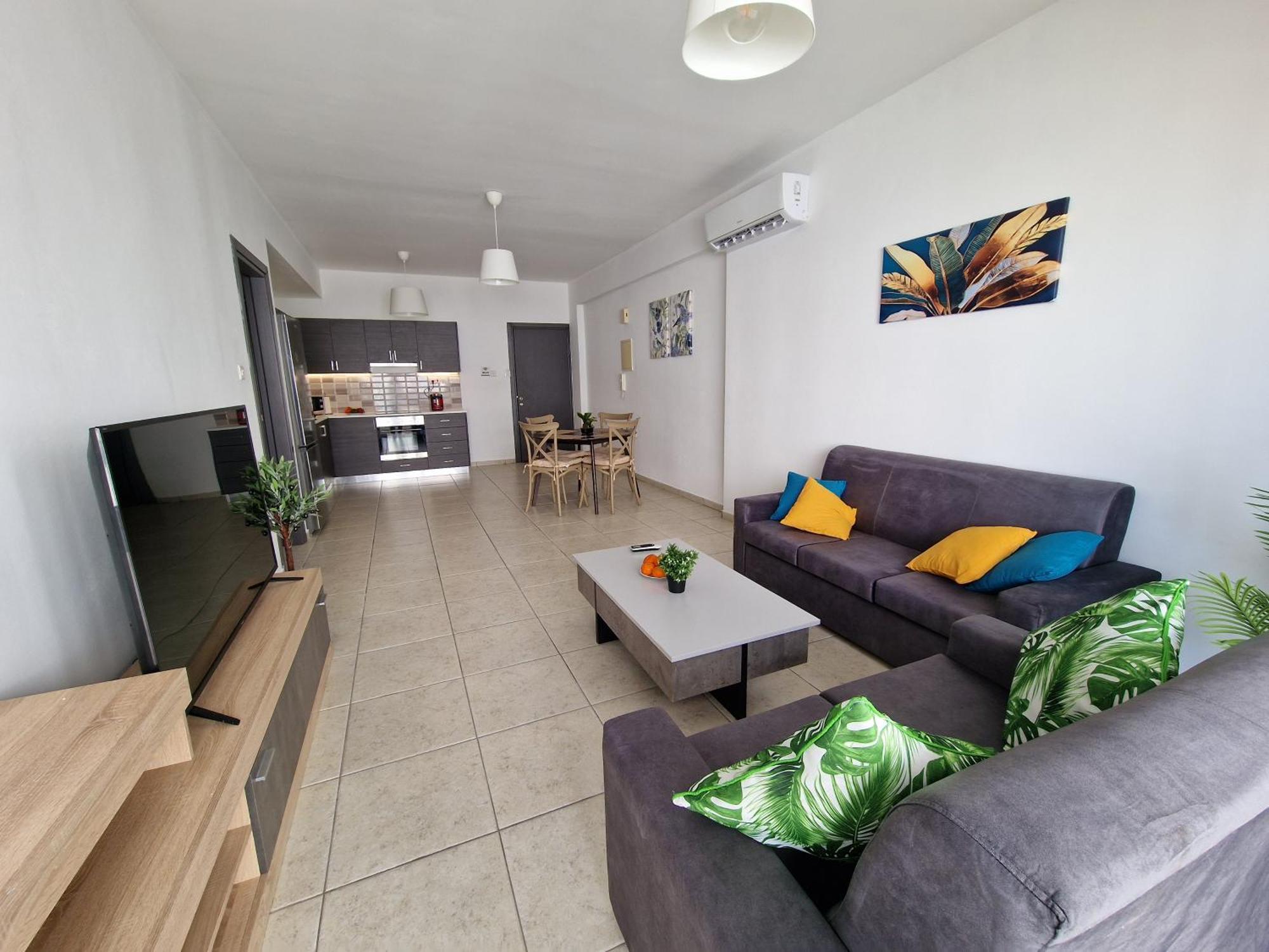 Tropical Paradise 200M From Finikoudes Beach Larnaca Exterior photo